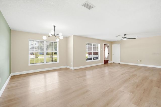 6121 WHITEWAY DRIVE, Tampa, FL 33617