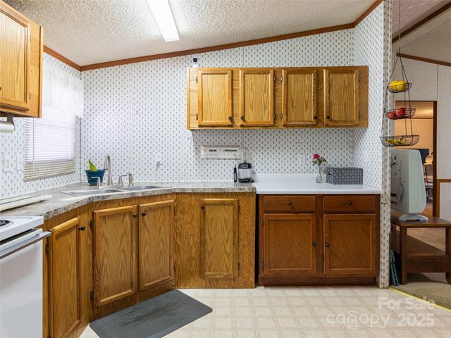 55 Morgan Road, Weaverville, NC 28787