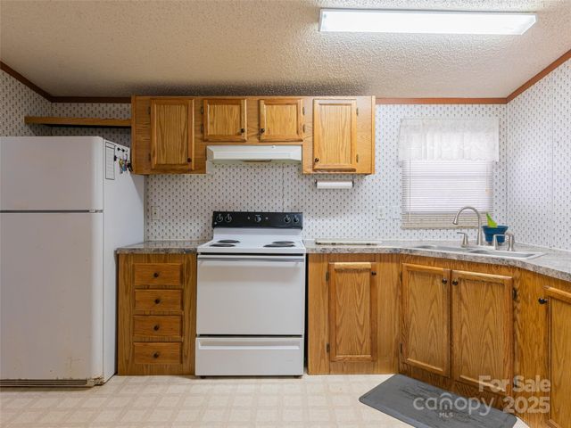 55 Morgan Road, Weaverville, NC 28787