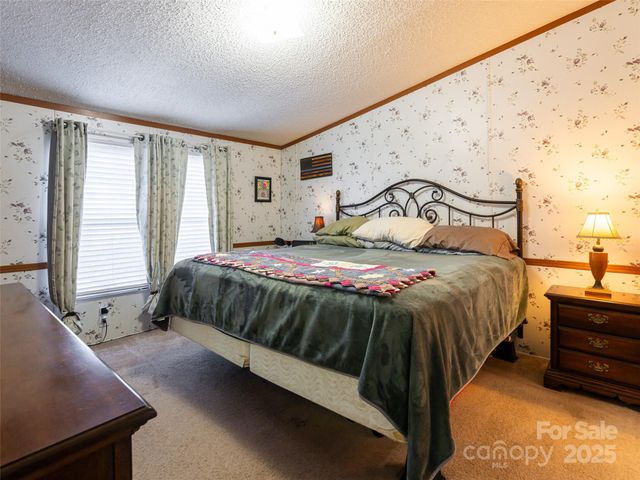 55 Morgan Road, Weaverville, NC 28787