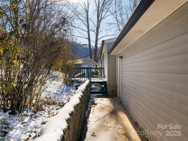 55 Morgan Road, Weaverville, NC 28787