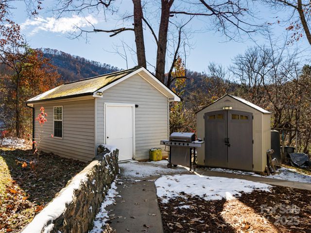 55 Morgan Road, Weaverville, NC 28787