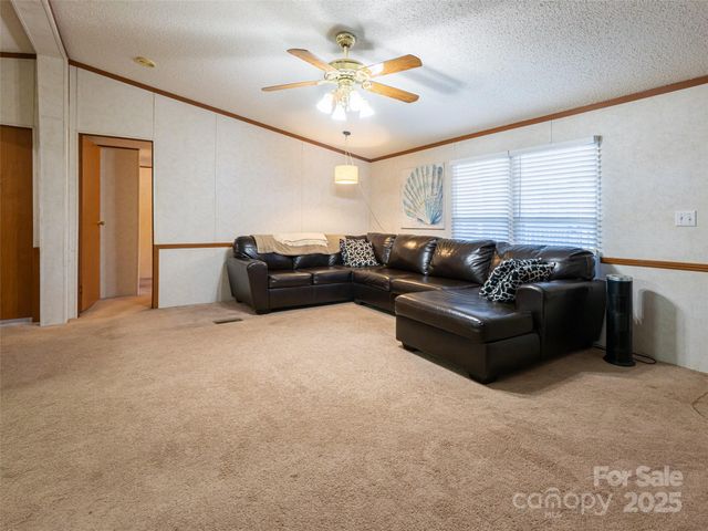 55 Morgan Road, Weaverville, NC 28787