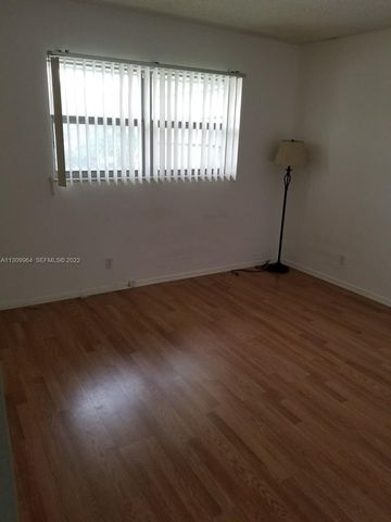 5790 Stirling Road 314, Hollywood, FL 33021