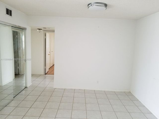 5790 Stirling Road 314, Hollywood, FL 33021