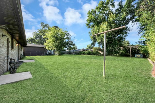 3806 Charriton Drive, Houston, TX 77039