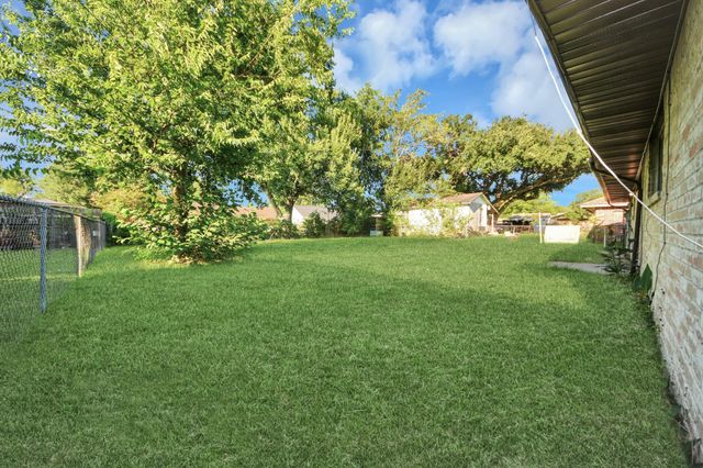 3806 Charriton Drive, Houston, TX 77039