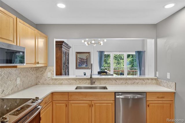 6652 Cortland Avenue 1, Brighton, MI 48114