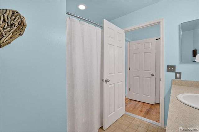 6652 Cortland Avenue 1, Brighton, MI 48114