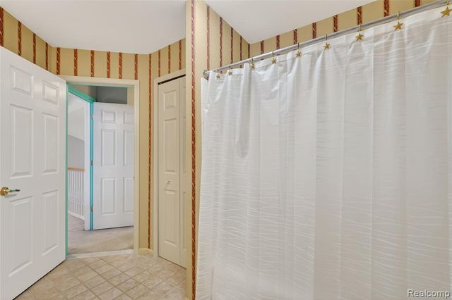 6652 Cortland Avenue 1, Brighton, MI 48114