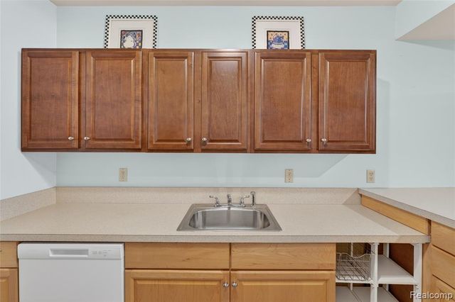 6652 Cortland Avenue 1, Brighton, MI 48114