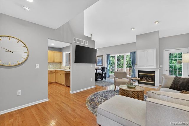 6652 Cortland Avenue 1, Brighton, MI 48114