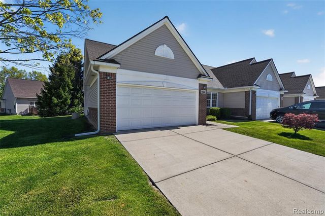 6652 Cortland Avenue 1, Brighton, MI 48114