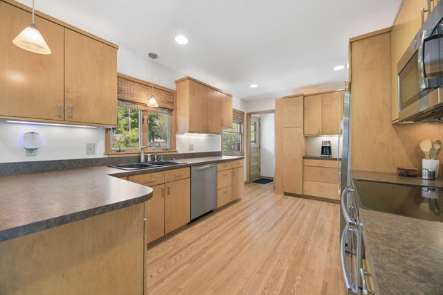 6204 Ashcroft Lane, Edina, MN 55424