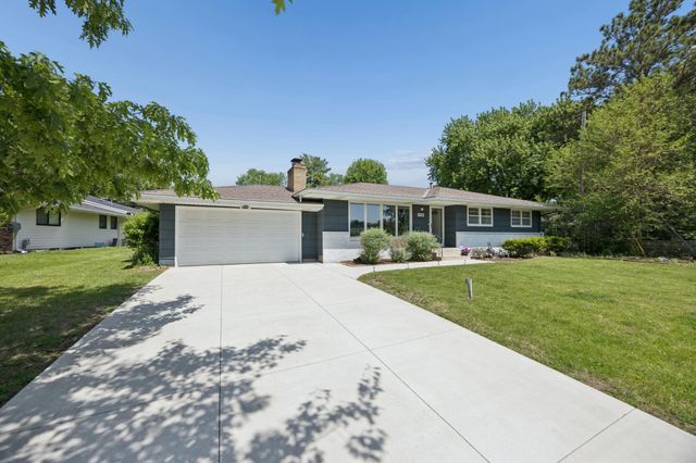 6204 Ashcroft Lane, Edina, MN 55424
