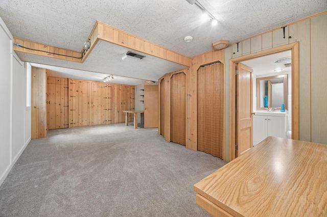 6204 Ashcroft Lane, Edina, MN 55424