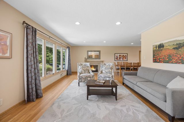 6204 Ashcroft Lane, Edina, MN 55424