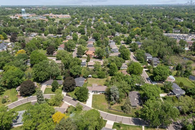 6204 Ashcroft Lane, Edina, MN 55424