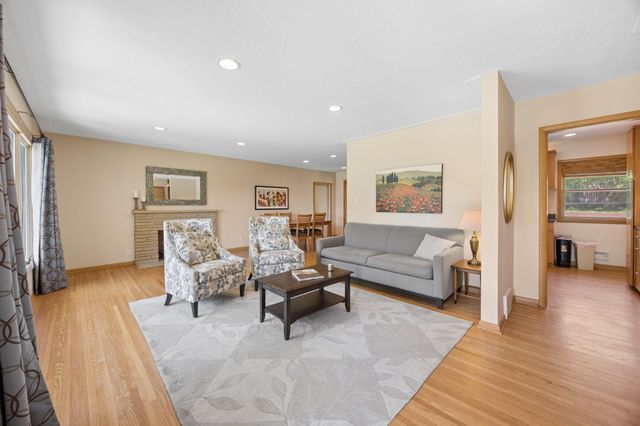 6204 Ashcroft Lane, Edina, MN 55424