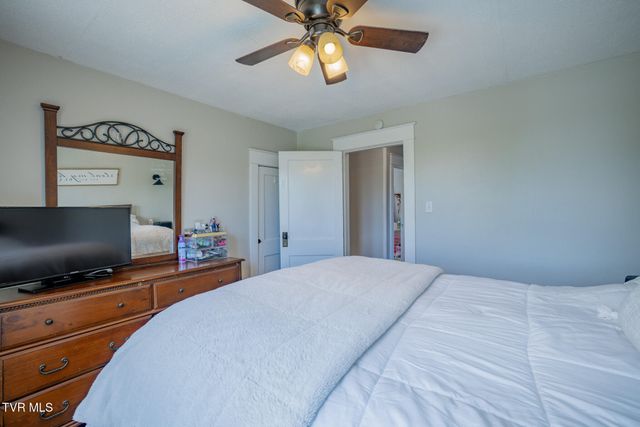 1260 King Mill Pike, Bristol, VA 24201
