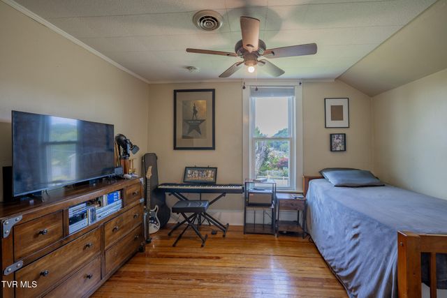 1260 King Mill Pike, Bristol, VA 24201