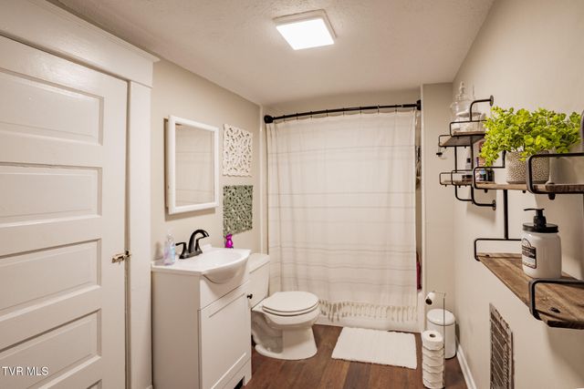 1260 King Mill Pike, Bristol, VA 24201