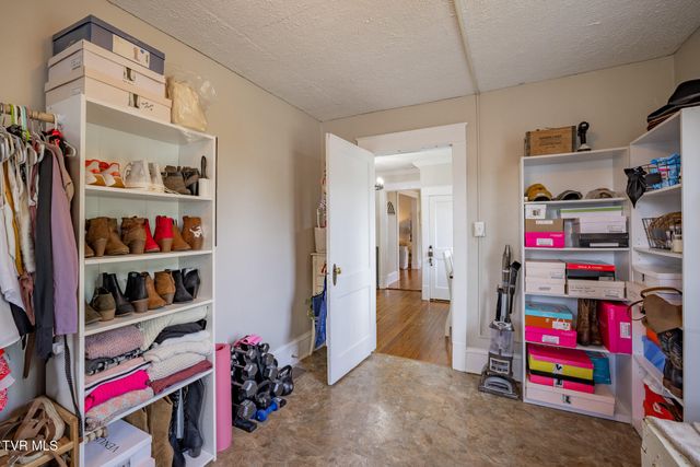 1260 King Mill Pike, Bristol, VA 24201