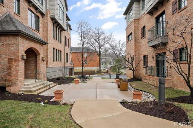 125 E Clinton Place 1C, Kirkwood, MO 63122