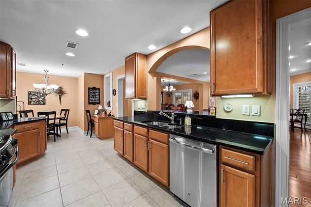 125 E Clinton Place 1C, Kirkwood, MO 63122