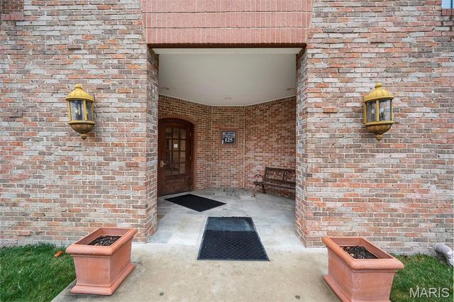 125 E Clinton Place 1C, Kirkwood, MO 63122