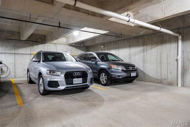 125 E Clinton Place 1C, Kirkwood, MO 63122