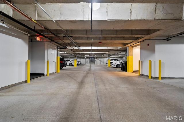 125 E Clinton Place 1C, Kirkwood, MO 63122