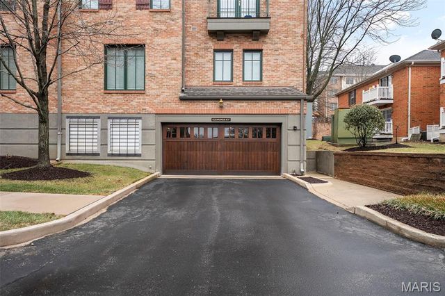 125 E Clinton Place 1C, Kirkwood, MO 63122