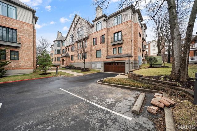 125 E Clinton Place 1C, Kirkwood, MO 63122