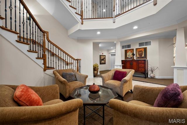 125 E Clinton Place 1C, Kirkwood, MO 63122