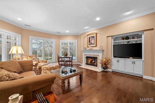 125 E Clinton Place 1C, Kirkwood, MO 63122