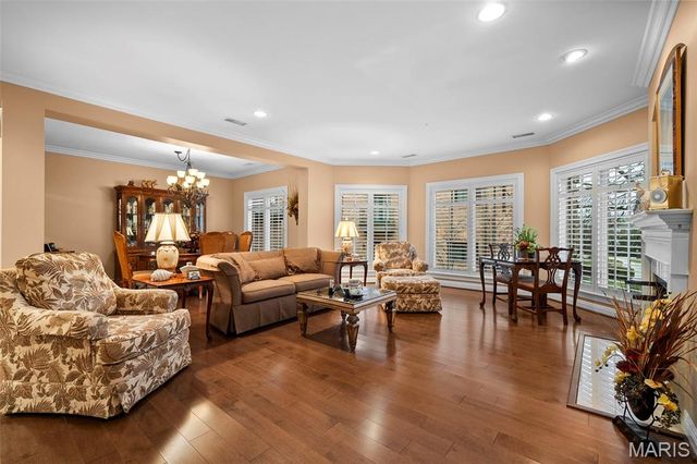 125 E Clinton Place 1C, Kirkwood, MO 63122