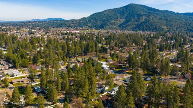 1140 E Forest Park LN, Coeur D'alene, ID 83815