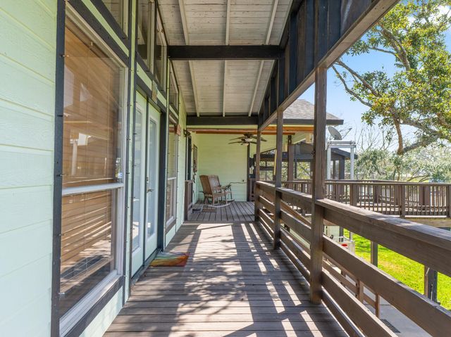 1225 Private Road 652, Sargent, TX 77414