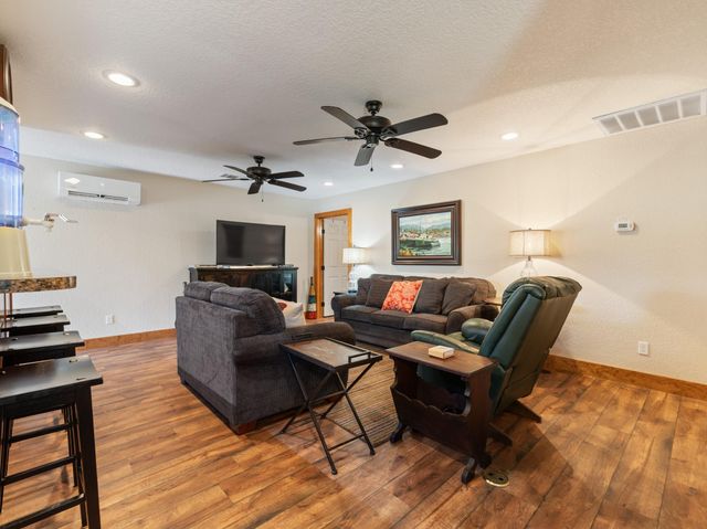 1225 Private Road 652, Sargent, TX 77414