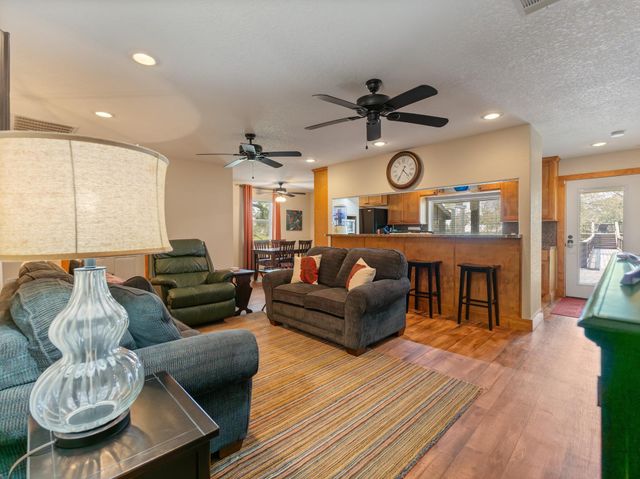 1225 Private Road 652, Sargent, TX 77414