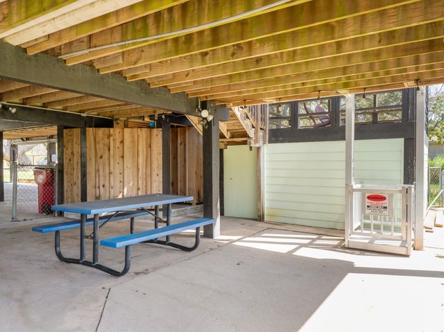 1225 Private Road 652, Sargent, TX 77414