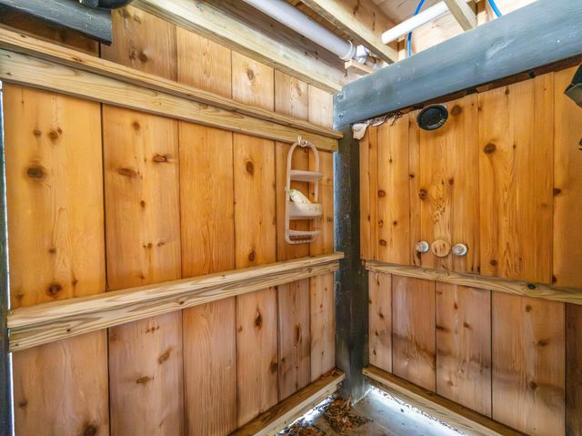 1225 Private Road 652, Sargent, TX 77414