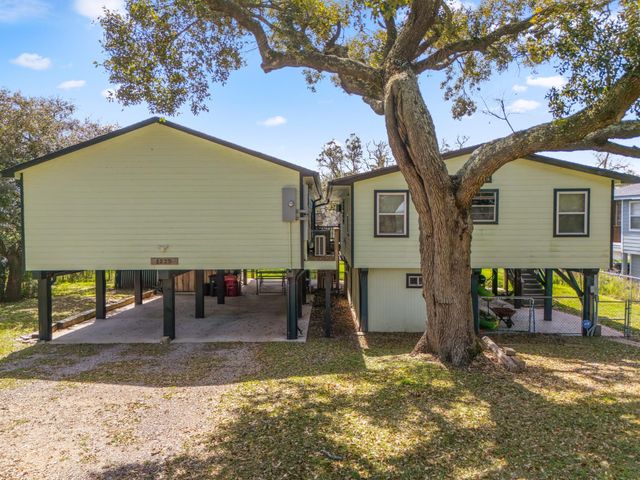 1225 Private Road 652, Sargent, TX 77414