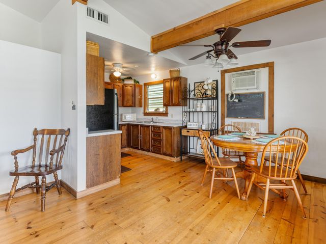 1225 Private Road 652, Sargent, TX 77414