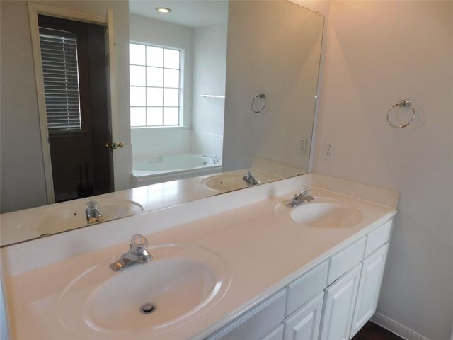 2710 Grants Lake Boulevard K1, Sugar Land, TX 77479
