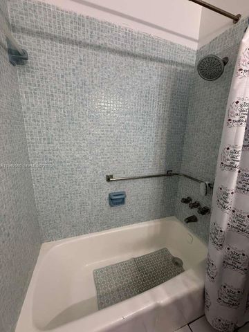 303 NE 187th St 725, Miami, FL 33179