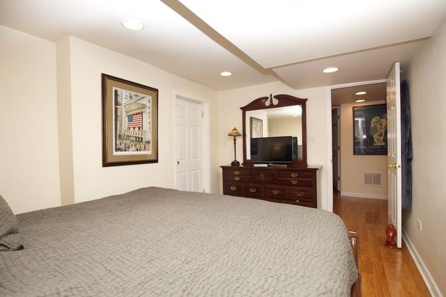 931 W NEWPORT Avenue GARDEN, Chicago, IL 60657