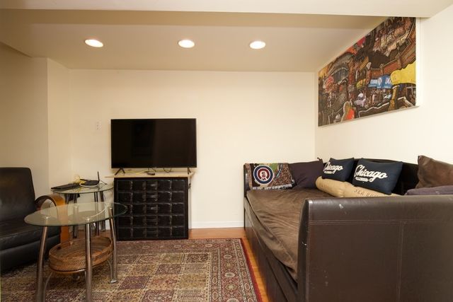 931 W NEWPORT Avenue GARDEN, Chicago, IL 60657