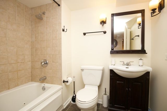 931 W NEWPORT Avenue GARDEN, Chicago, IL 60657